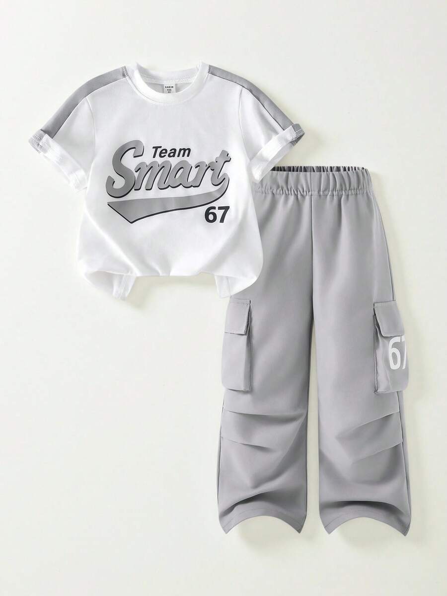 SHEIN Casuvi Kids 2件組少女夏季返校套裝,都市復古字母印花短袖T恤與淺藍色工裝褲,休閒運動風 - 淺灰色 - 查看 1