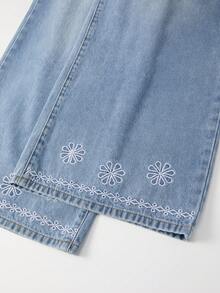 GlowEve Women's Casual Versatile Floral Embroidery Pocket Button Flare Leg Jeans - Blue - View 5