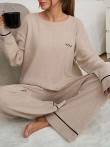 Loomlin 2pcs Cotton Contrast Piping With Eye Embroidery Detail Homwear Set - Beige - View 3