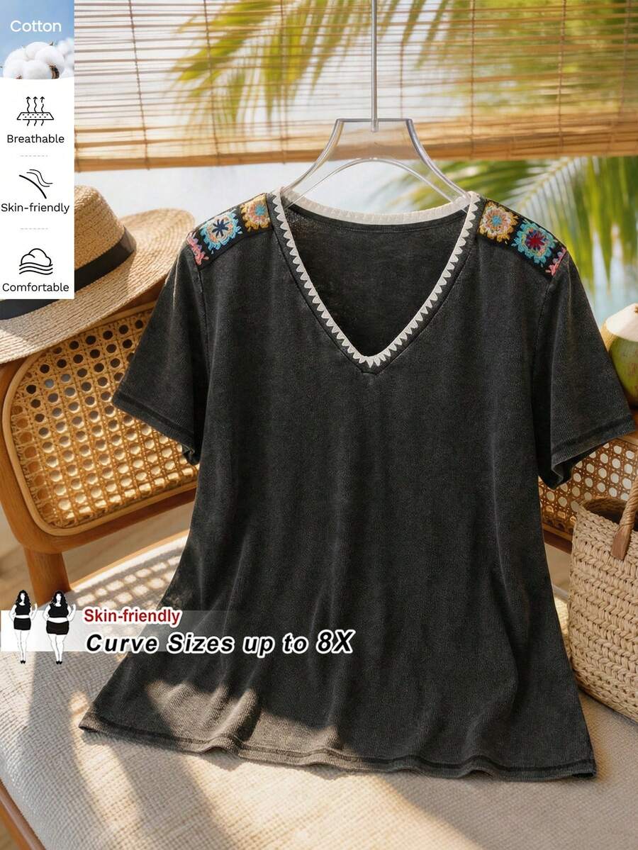 SHEIN CURVE+ Curve 尺码 US22 音乐节、海滨度假、波西米亚风女士复古音乐节休闲波西米亚钩针拼接纯色 V 领短袖宽松水洗 T 恤，西部乡村风格音乐会度假