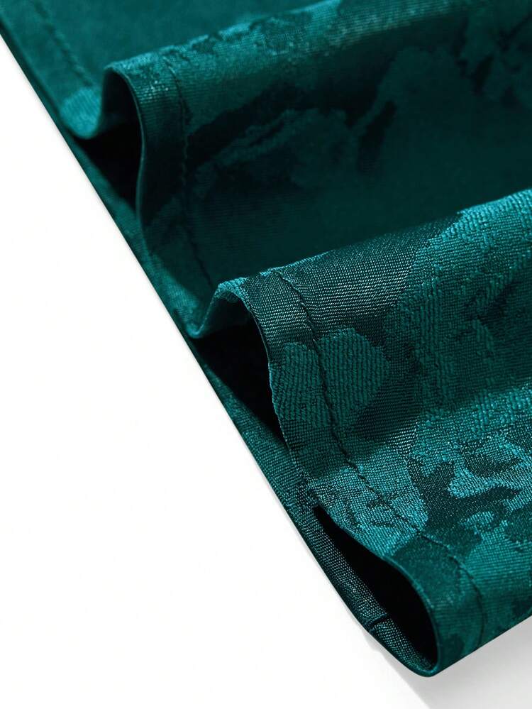 Ensemble de nuit vert satin léger pour femmes - Débardeur sans manches et shorts. Sous-vêtements légers sexy et moulants