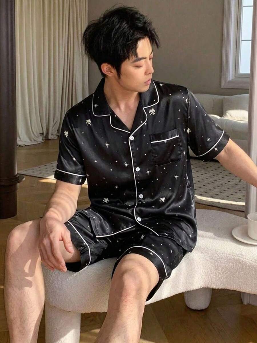 SHEIN Conjunto de 2 piezas de camisa de manga corta y pantalones cortos con estampado de dibujos animados para adolescentes varones, informal, cómodo, de moda, de tela suave, adecuado para uso diario, estar en casa, caminar, verano, vacaciones, primavera/verano - Negro - Ver 1