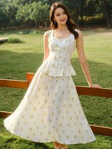 Vintamour Bộ đồ nữ cổ điển thanh lịch 2 mảnh, áo không tay cổ bẻ và chân váy xòe in hoa mùa xuân/hè, nền màu mơ điểm xuyết hoa vàng. - Màu vàng - Xem 5