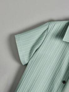 SHEIN Tween Boy Solid Color Short Sleeve Casual Front Button Placket Woven Shirt - Mint Green - View 4