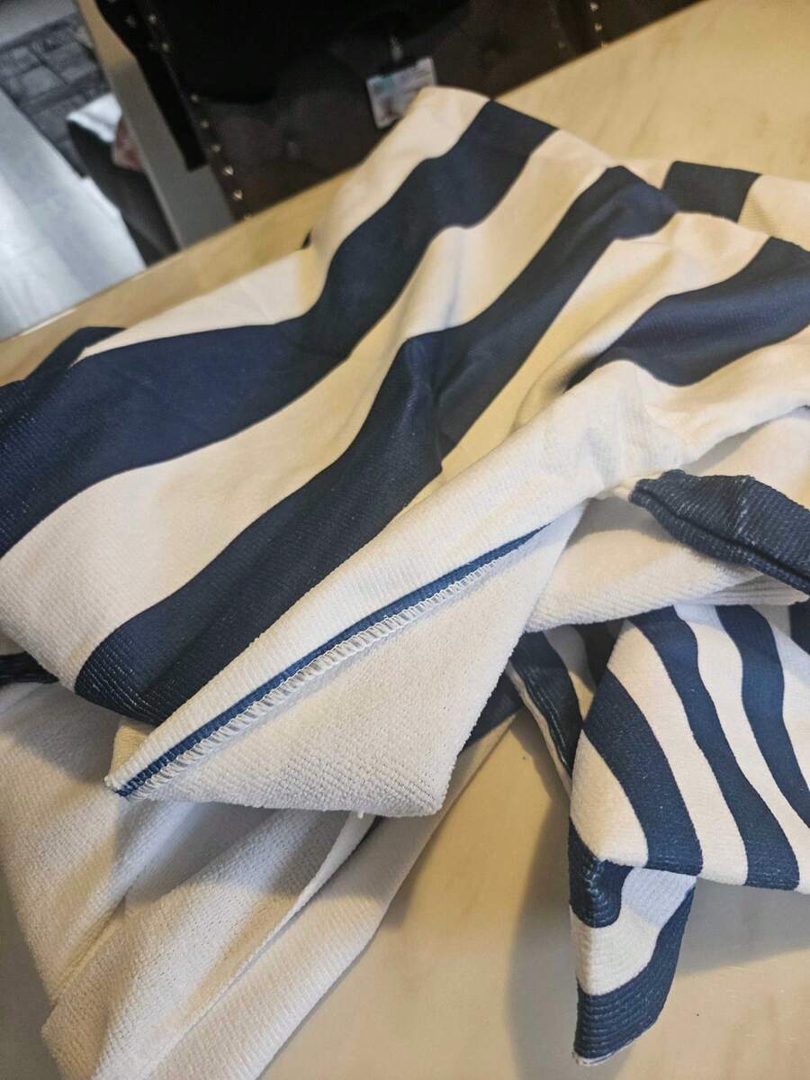 1件可折叠沙滩椅套,可折叠放入手提袋,侧袋可放置眼镜和手机。适用于沙滩椅、毛巾、泳池、酒店,携带方便,柔软吸水,浴室必备,度假、沙滩、游泳、健身必备,多功能毛巾 - 彩色 - 查看 1