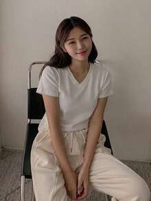 DAZY Áo thun nữ tay ngắn cổ chữ V màu trơn, kiểu dáng thường ngày, đa năng, thích hợp cho mùa hè. - trắng - Xem 6