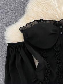 Franclia French Retro Pink Ruffle Off-Shoulder Pearl Button Flare Sleeve Cropped Top - Black - View 5