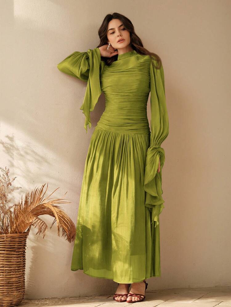 Women's Long Dress With Pleated Design, Elegant And Fashionable Formal Gown