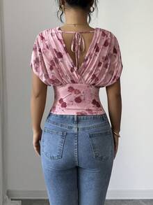 Elenzga Áo thun nữ mùa xuân/hè cổ chữ V khoét sâu tay ngắn tay cánh dơi buộc eo hở lưng thanh lịch gợi cảm, họa tiết hoa hồng, in ngẫu nhiên - Nhiều màu - Xem 2