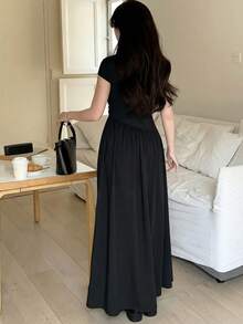 少女棕色针织圆领短袖休闲修身A字连衣裙 - 黑色 - 查看 2