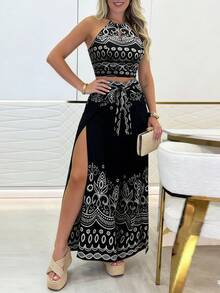 SHEIN Holidaya Bộ đồ nữ mùa hè mới với họa tiết Paisley cổ điển - Áo hai dây ngắn hở lưng cổ yếm dây chéo + Quần ống rộng cạp thường dáng suông, kiểu dáng ôm sát, thích hợp cho kỳ nghỉ. - màu đen - Xem 6