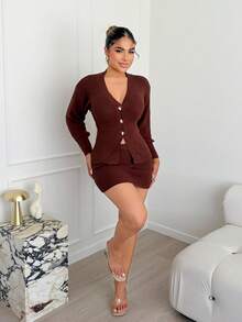 Maria Perezxox 女士新款秋冬百搭日常穿搭落肩收腰针织开衫V领长款落肩修身迷你裙两件套，复古风格针织套装 - 咖啡棕 - 查看 1