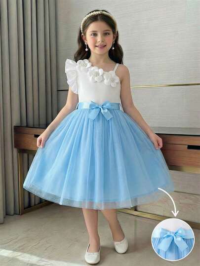 SHEIN Vestido de malla con volantes y parches florales en blanco y azul cielo, elegante y de moda, versátil, adecuado para fiestas de cumpleaños, reuniones familiares, entretenimiento al aire libre, relajación, vacaciones, verano