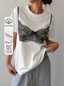 DAZY 宽松休闲街头风白色圆领基础款T恤，搭配黑色蕾丝抹胸吊带衫，撞色印花，适合音乐节、度假、春夏穿着。 - 白色 - 查看 1