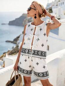 Breezaya Conjunto de 2 piezas de verano bohemio para vacaciones de mujer, top sin mangas con estampado floral bordado falso en blanco y negro con lazo delantero & shorts de cintura elástica - Blanco - Ver 5