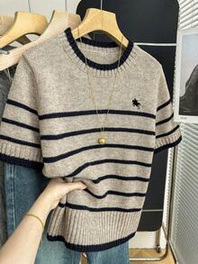 SHEIN EZwear 女士针织纯色超人气小众学院风品牌，潮流小熊系列，超萌圆领短袖，适合春夏穿着 - 彩色 - 查看 1