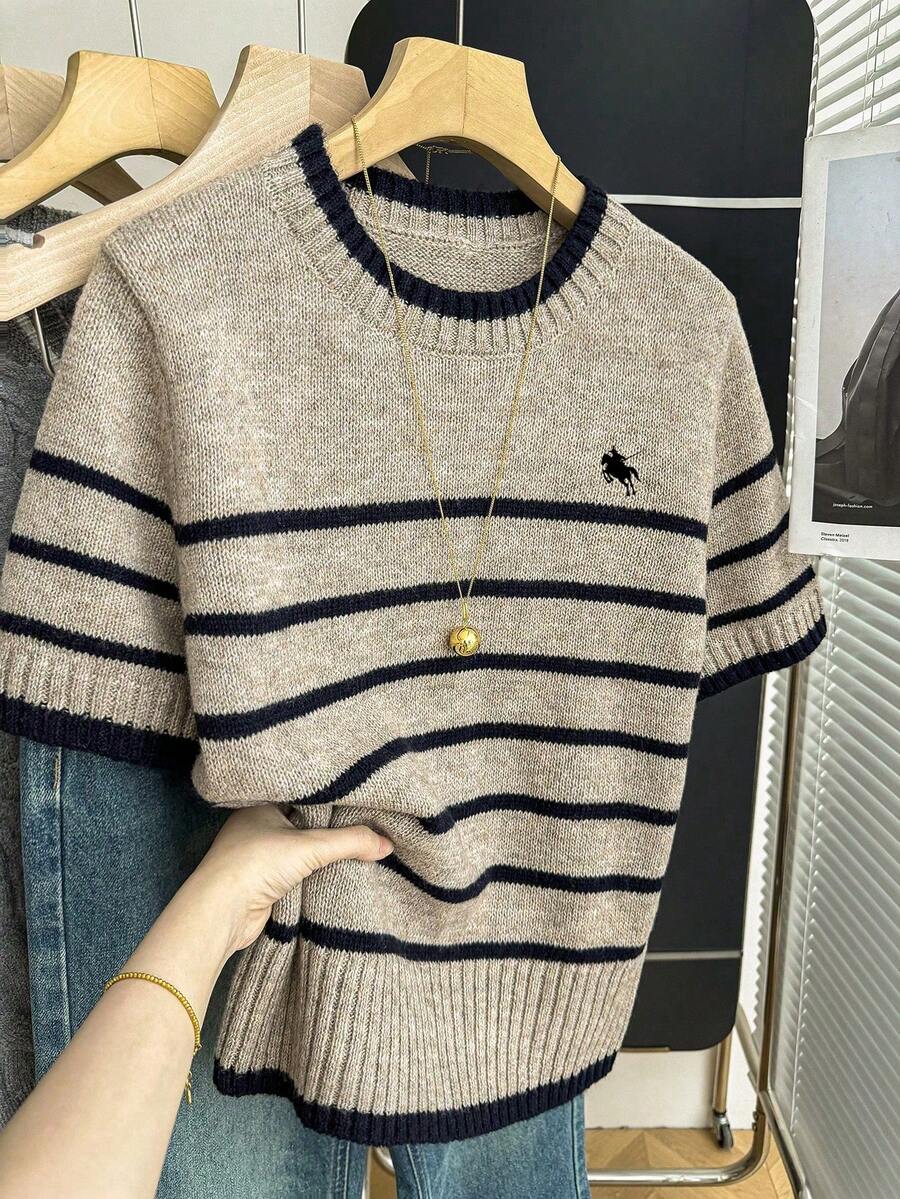 SHEIN EZwear 女士针织纯色超人气小众学院风品牌，潮流小熊系列，超萌圆领短袖，适合春夏穿着 - 彩色 - 查看 1