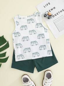 SHEIN 男婴卡通恐龙印花无袖上衣和纯绿色短裤套装，活泼可爱，适合户外探险、居家穿着以及派对时光。面料柔软舒适，2026春夏新款，SS26，度假旅行必备，夏季童装，2026春夏新品上市。 - 彩色 - 查看 2