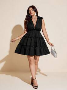 SHEIN Galaire Đầm đen gợi cảm cỡ lớn, cổ chữ V sâu, eo nhún. - màu đen - Xem 3