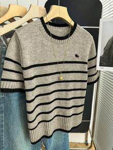 SHEIN EZwear 女士针织纯色超人气小众学院风品牌，潮流小熊系列，超萌圆领短袖，适合春夏穿着 - 彩色 - 查看 4