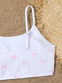 SHEIN 少女蝴蝶印花比基尼套装，白色底粉色蝴蝶图案，可爱可调节肩带，两件套泳衣，含三角泳裤，适合夏季度假、海滩、游泳池、派对等场合。 - 白色 - 查看 4