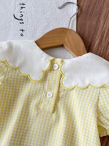 SHEIN Vintaside Kids 2026春夏新款柔软舒适弹力面料，时尚新款，SS26度假旅行必备，女童可爱休闲田园风花卉刺绣格子连衣裙，适合夏季穿着 - 黃色 - 查看 5