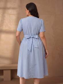 Chikora 大码女士优雅亚麻棉V领休闲办公连衣裙 - 藍白色 - 查看 3