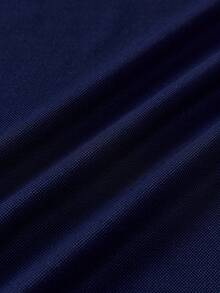 Mercer Haus 男士纽扣领 Polo 衫，饰有盾形图案，适合在夏威夷享受夏季热带假期。 - 藏蓝色 - 查看 5