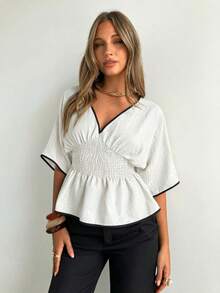 Siren Gaze Áo kiểu nữ tay ngắn cổ chữ V sâu, phối màu tương phản, nhún eo, dáng ôm vừa vặn, thích hợp cho kỳ nghỉ biển. - trắng - Xem 9