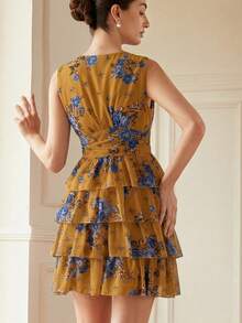 Aveloria Rosie 法式复古优雅V领无袖褶皱高腰工艺层叠荷叶边下摆撞色印花雪纺迷你连衣裙 - 黃色 - 查看 2