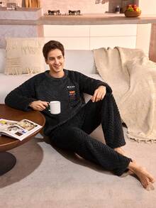 Manfinity Underwear&Sleepwear Basics Fleece Crew Neck Long Sleeve & Long Pants Pajama Set, Plus Size Men, Winter - متعدد الألوان - مشاهدة 1