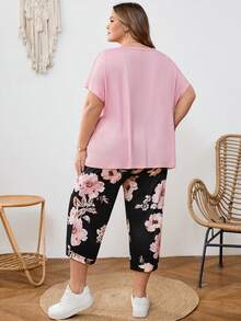 SHEIN CURVE+ Plus-Size Women's Pink Raglan Top T-Shirt And Floral Print Pants, A Two Pieces Set Suitable For Spring And Summer - Multicolor - View 2