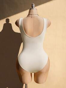 SHEIN ICON Mono de ajuste ceñido con cuello en V, decoración metálica, estilo retro sexy, estilo milenial Y2K, urbano moderno, para vacaciones en la playa, color albaricoque, talla grande, para mujer, para primavera/verano - Albaricoque - Ver 2