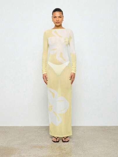 AiiRZ 长袖修身长款连衣裙，露背设计，侧边开衩，采用柔和的粉彩色网纱面料。