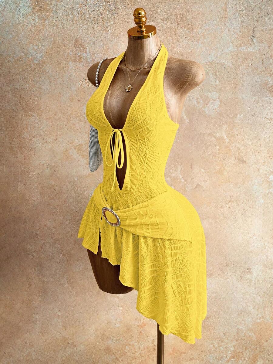 Mistrie 女士性感露背V领系带迷你连衣裙，不对称下摆，适合度假、约会、派对、音乐节等场合。 - 黃色 - 查看 1