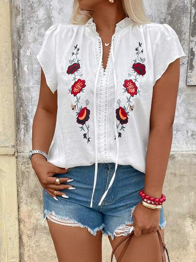 Breezaya Blusa holgada con cuello con volantes, mangas con lazo y bordado floral para mujeres de talla grande en verano