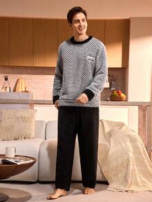Manfinity Underwear&Sleepwear Basics Embroidered Fleece Crew Neck Long Sleeve & Long Pants Men's Pajama Set, Winter - متعدد الألوان - مشاهدة 3