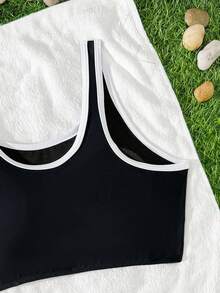 SHEIN Bộ bikini cho bé gái tuổi teen, màu đen trắng trơn cổ điển, áo crop top cổ chữ U và quần short, kiểu dáng thời trang, thanh lịch, phù hợp cho bơi lội, đi biển, kỳ nghỉ. Bộ đồ bơi 2 mảnh màu đen cho nữ, bộ đồ bơi hai mảnh đen trắng cho nữ, bộ đồ bơi hai mảnh cho tuổi teen và nữ, bộ đồ bơi 2 mảnh cho nữ, trang phục mùa hè cho nữ, áo hai dây màu vàng, quần bơi cho nữ, bộ đồ bơi hai mảnh thể thao cho nữ, quần short bikini hai mảnh cho nữ, bộ đồ bơi mùa hè cho nữ, bộ đồ bơi hai mảnh mùa hè cho nữ, đồ bơi mùa hè đen trắng cho nữ. - Đen và trắng - Xem 7