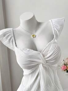 Sweetra 女士扭结V领无袖背心，夏季新款，修身腰部设计，独特优雅上衣 - 白色 - 查看 1