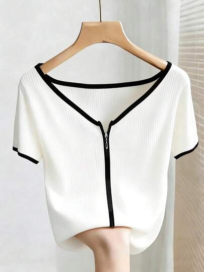 Franclia New White Short-Sleeved T-Shirt, Round Neck, Slim Fit, Zip-Up Cardigan, Black Color-Blocked Women's T-Shirt, Summer Top, Outing Top, T-Shirt, Summer Outfit. Cute Top Latest Tops For Women New Arrivals Casual Tops For Women Elegant Cheap Tops For Women