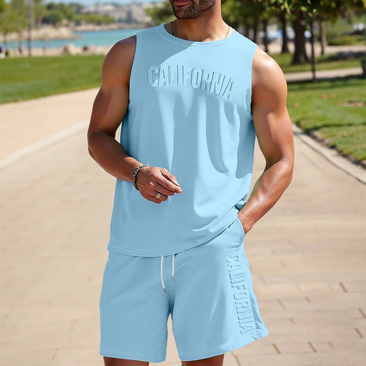 Conjunto casual de camiseta de tirantes con estampado de letras y pantalones cortos para hombre, ideal para vacaciones