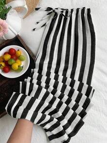 SHEIN EZwear 大码女式条纹抽绳腰休闲百搭阔腿裤，适合日常穿着 - 黑與白 - 查看 1