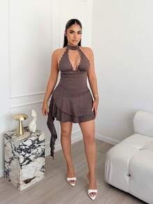 Maria Perezxox 性感复古极简V领荷叶边下摆收腰连衣裙 - 咖啡 - 查看 4