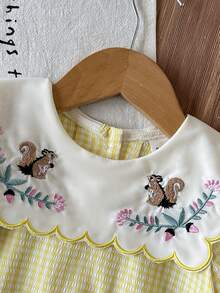 SHEIN Vintaside Kids 2026春夏新款柔软舒适弹力面料，时尚新款，SS26度假旅行必备，女童可爱休闲田园风花卉刺绣格子连衣裙，适合夏季穿着 - 黃色 - 查看 7
