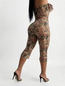 SHEIN SXY Women's Leopard & Floral Print Cropped Leggings,Summer ,Spring ,Vacation,Beach , Ibiza,Floral ,Lace ,Mesh ,Leopard Print ,Cheetah Print , Leopard Print Set Y2k Two Piece Set Two Piece Spring Set Woman 2 Piece Set Summer Capris Two Piece Set, Leopard Floral Set, 2 Piece Sets, Floral Print Two-Piece Outfit, Woman Summer Outfits, Women Vacation Outfit Sets - Multicolor - View 2