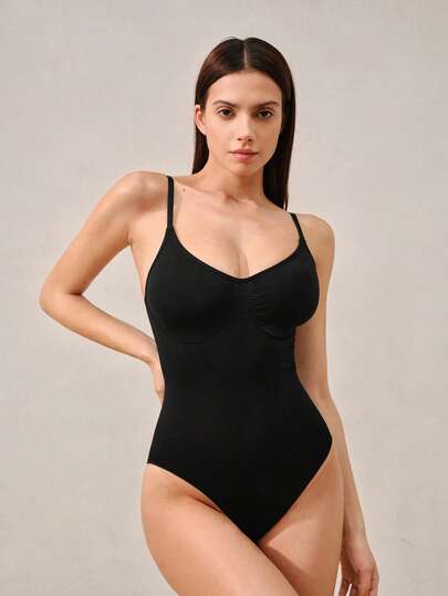 女士极简显瘦连体裤，修身腰线，韩版风格，适合作为嘉年华服装的叠穿单品