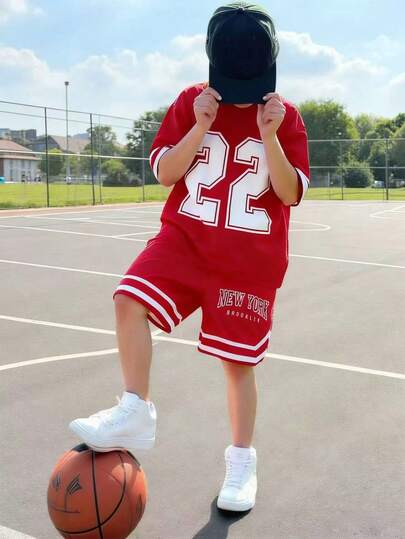 Fantacosmos Conjunto de camiseta de manga corta y pantalones cortos de punto elástico con estampado gráfico deportivo casual para niños, adecuado para ir y venir, la escuela, el uso diario casual, deportes, fitness, actividades al aire libre, primavera/verano