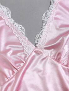 Sweetra Petite Đầm công sở màu hồng ngọt ngào, cổ yếm, buộc dây, cổ chữ V sâu, chất liệu satin ôm sát eo, tôn dáng, viền ren xếp nếp, phong cách lãng mạn dành cho phụ nữ nhỏ nhắn, thích hợp mặc đi làm. - Hồng - Xem 4