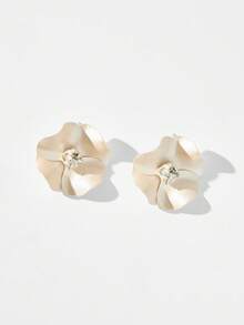 Maija Bông tai đính đá trắng hình hoa kim loại mạ vàng sẵn. - trắng - Xem 3