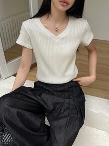 DAZY 女士宽松V领白色休闲商务通勤优雅短袖T恤，适合春夏穿着 - 米色 - 查看 4